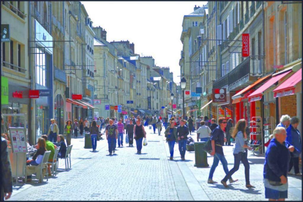 Le Saint Pierre, Atypique Au Coeur Du Centre Ville Lejlighed Caen Eksteriør billede